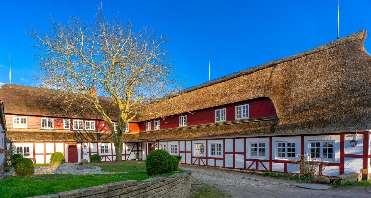 Hof Norderlueck - Das Ostseehotel Unter Reet Steinberg  Exterior photo